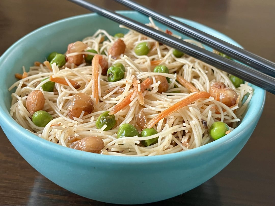 Rice Noodles with Spanish peanuts and veggies. foodiedude